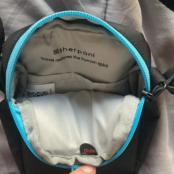 Sherpani Rogue Mini Crossbody Bag, NWOT - Picture 3 of 4